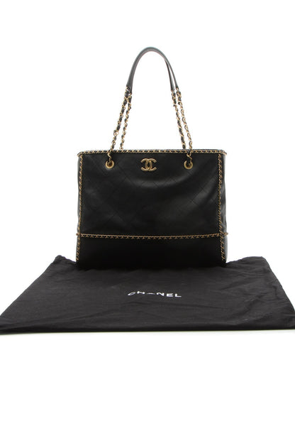 Chain Around Shopping Bag - Black - image 10