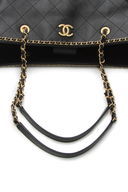 Chain Around Shopping Bag - Black - image 5