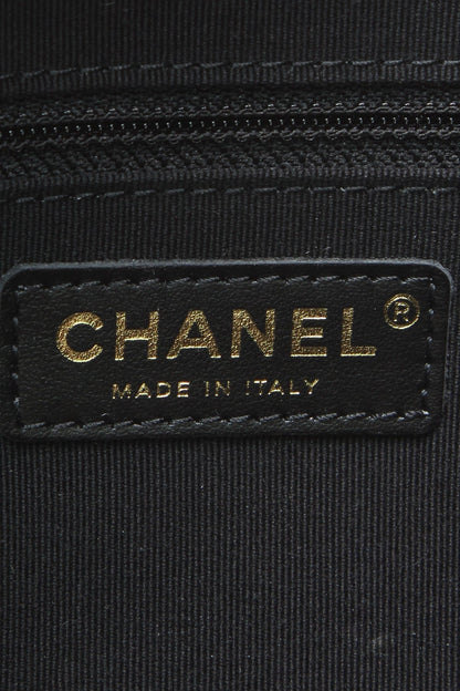 Chain Around Shopping Bag - Black - image 8