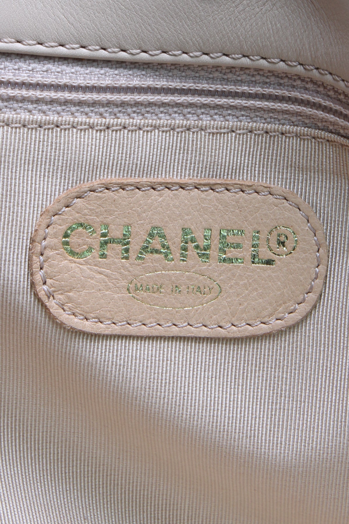 Chanel Vintage CC Clutch Bag - Beige - photo 8
