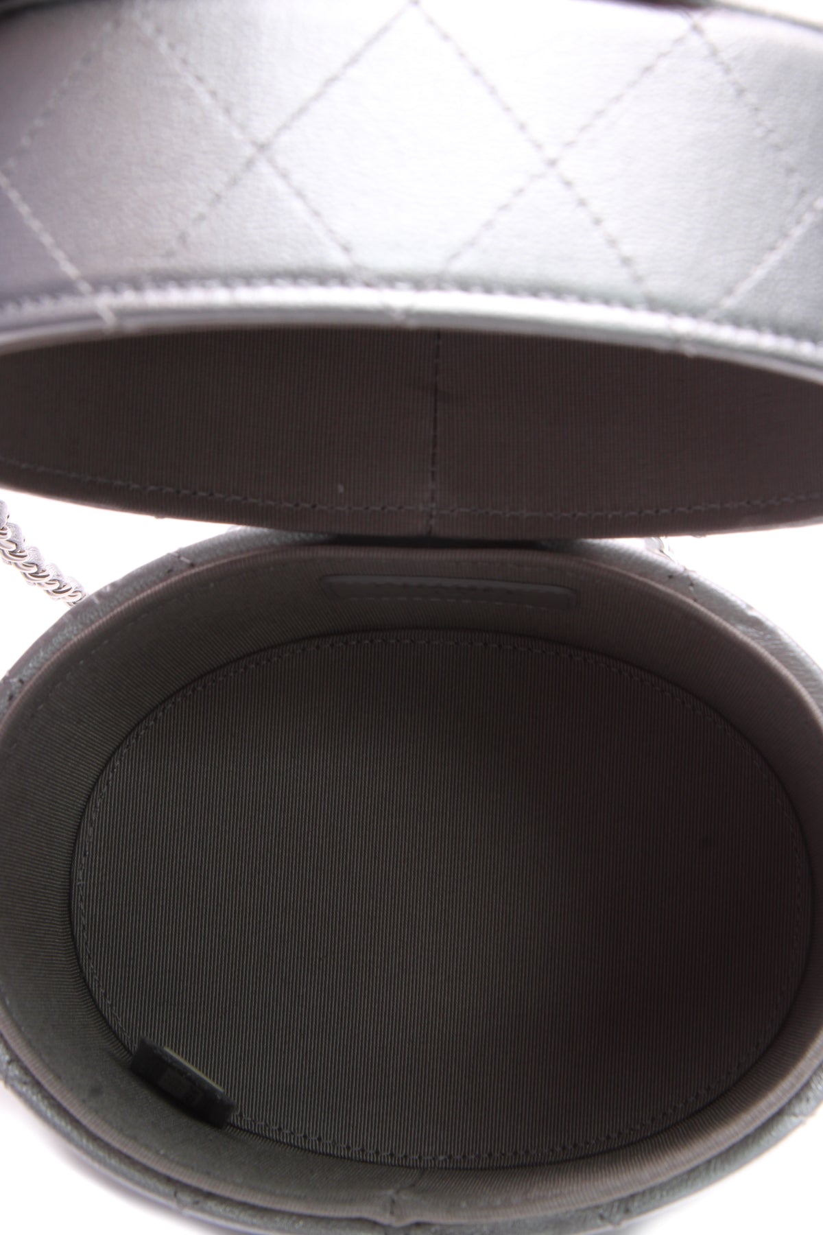 Round Vanity Case - Metallic Silver - image 6