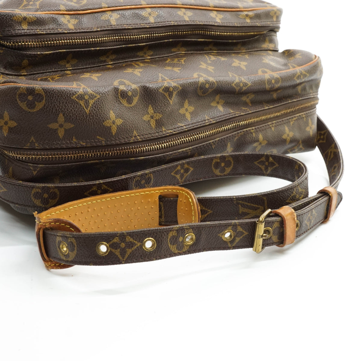Louis Vuitton Nile Gm Crossbody Bag - photo 5