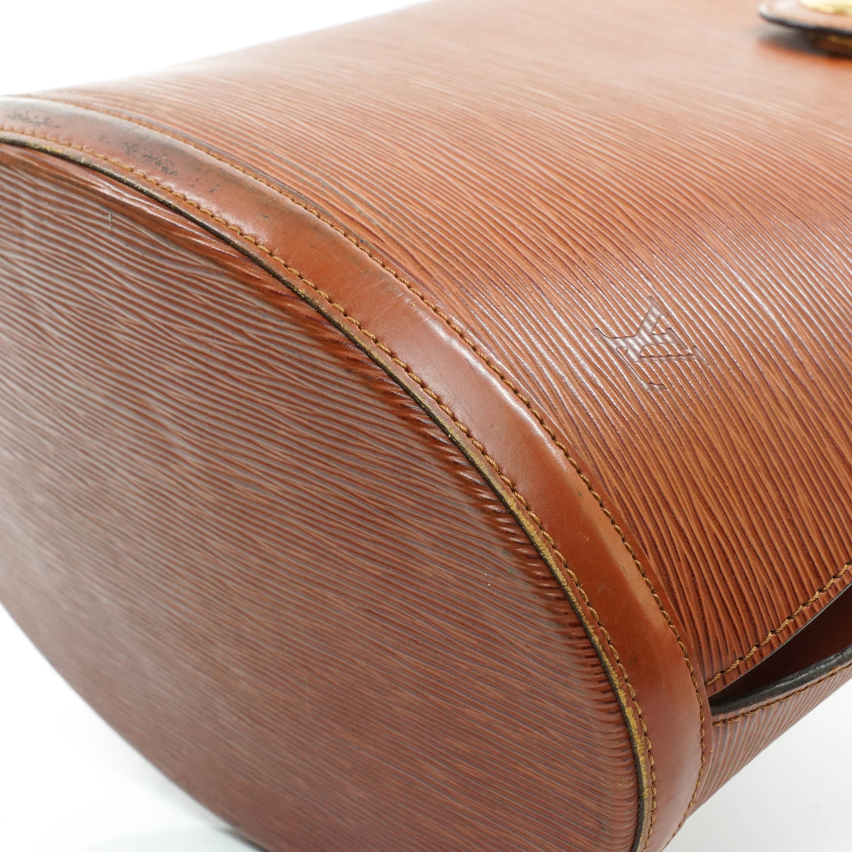 Louis Vuitton Cluny Shoulder Bag - photo 10