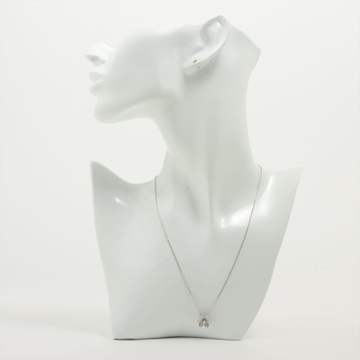 Van Cleef & Arpels Frivole Mini Diamond Necklace White Gold 2022 - photo 2