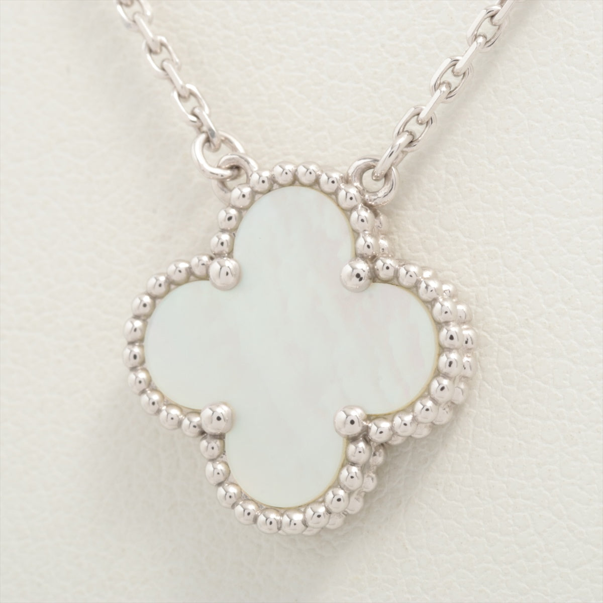 Van Cleef & Arpels white gold Vintage Alhambra White Mother Of Pearl Necklace 2021 - photo 2