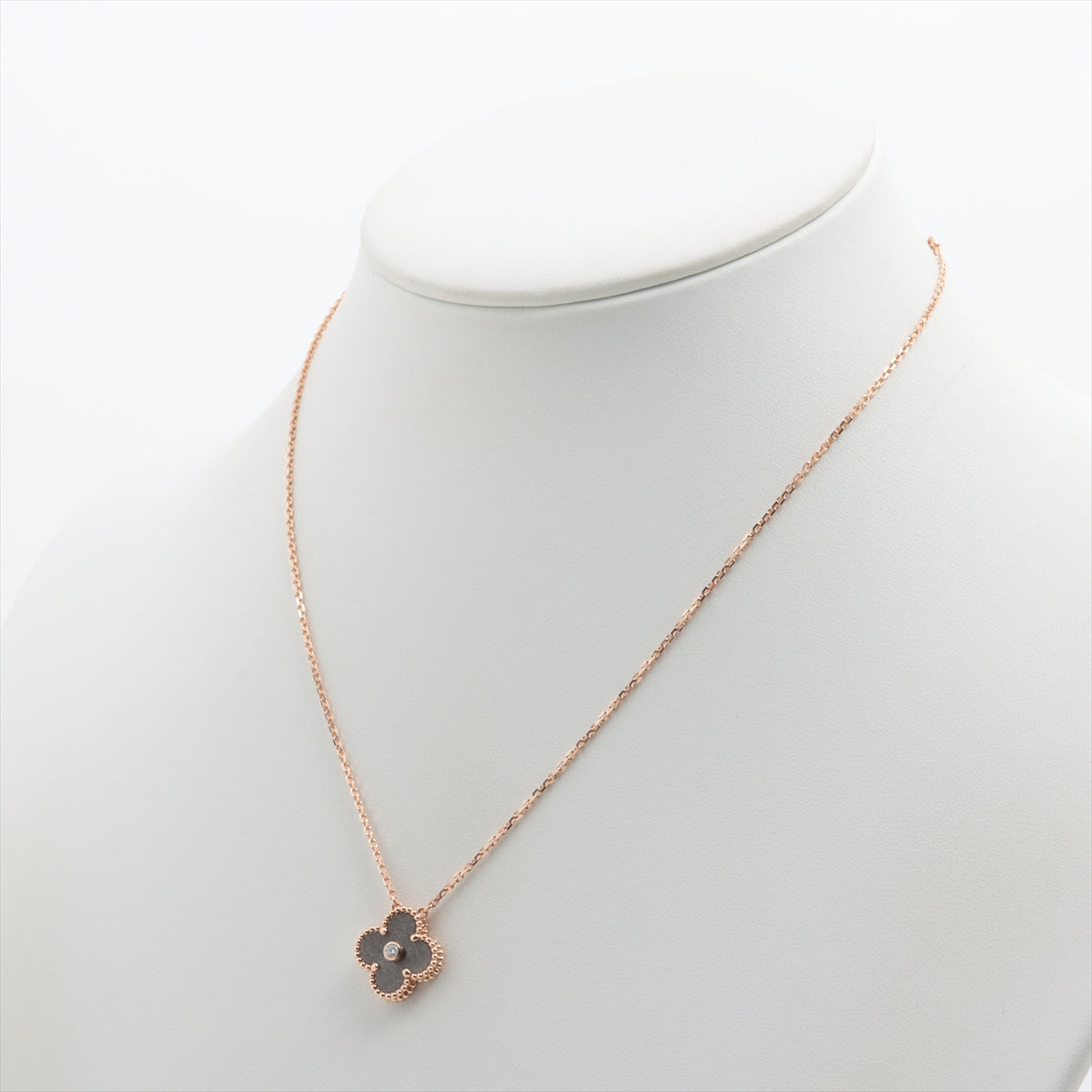 Van Cleef & Arpels Vintage Alhambra Obsidian Holiday 2023 Diamond Necklace - Oct 2023 - photo 3