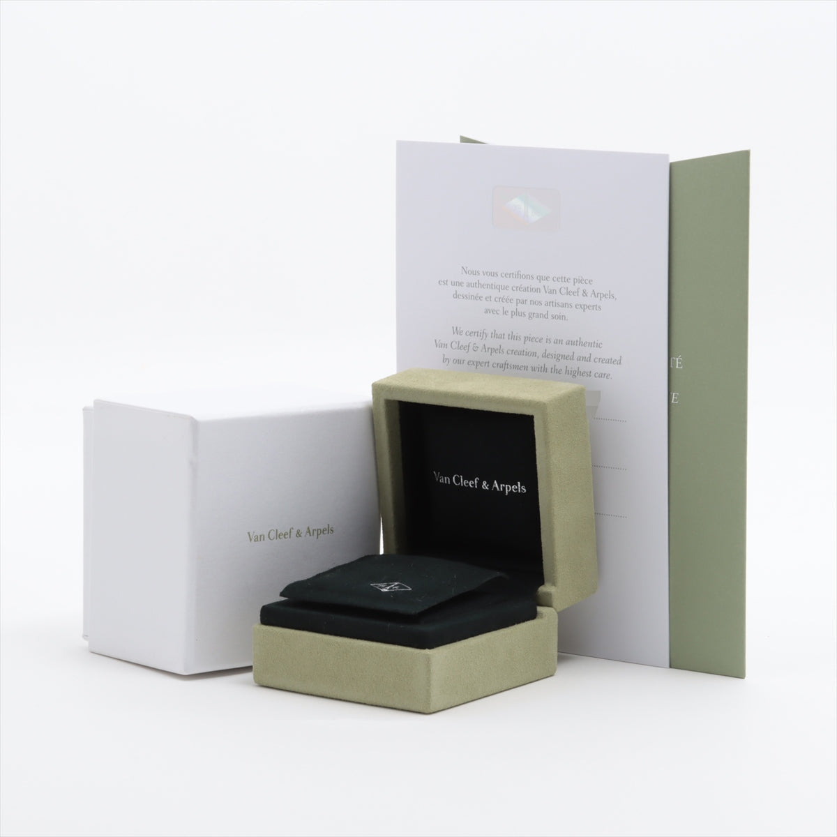Van Cleef & Arpels Vintage Alhambra Obsidian Holiday 2023 Diamond Necklace - Oct 2023 - photo 6