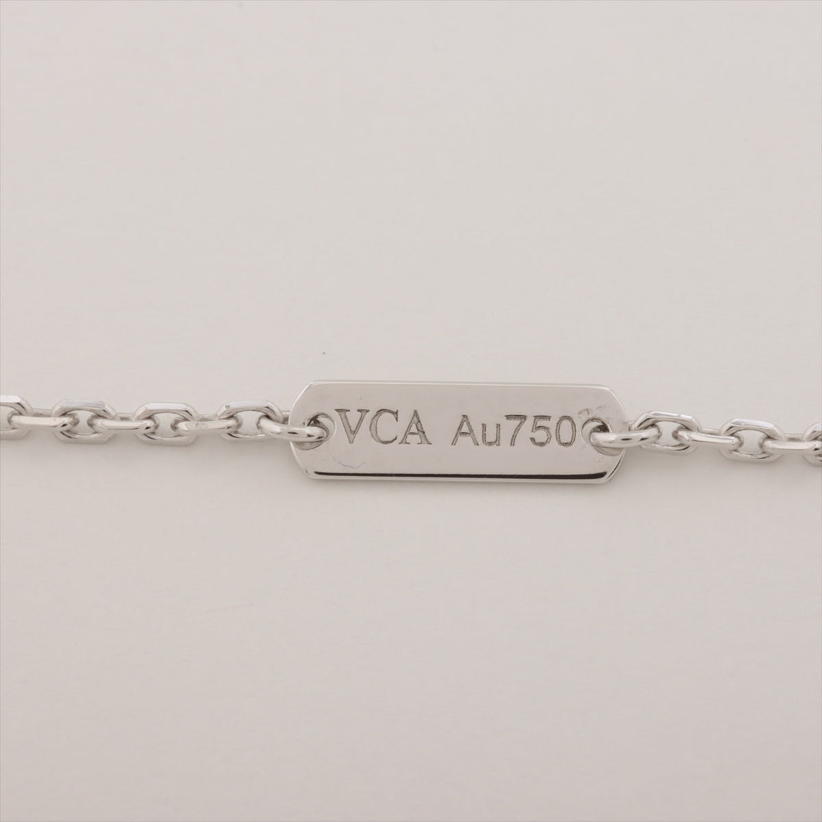 Van Cleef & Arpels Vintage Alhambra Chalcedony Necklace - Oct 2022 - photo 4
