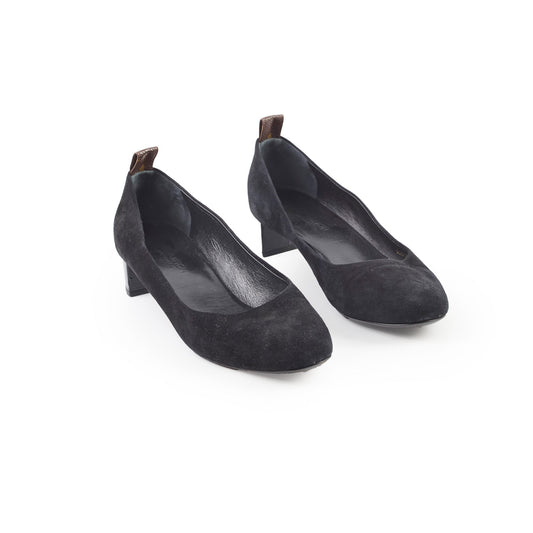 Louis Vuitton Uniform Women's Suede Pumps Black - Size 38.5 - photo 1