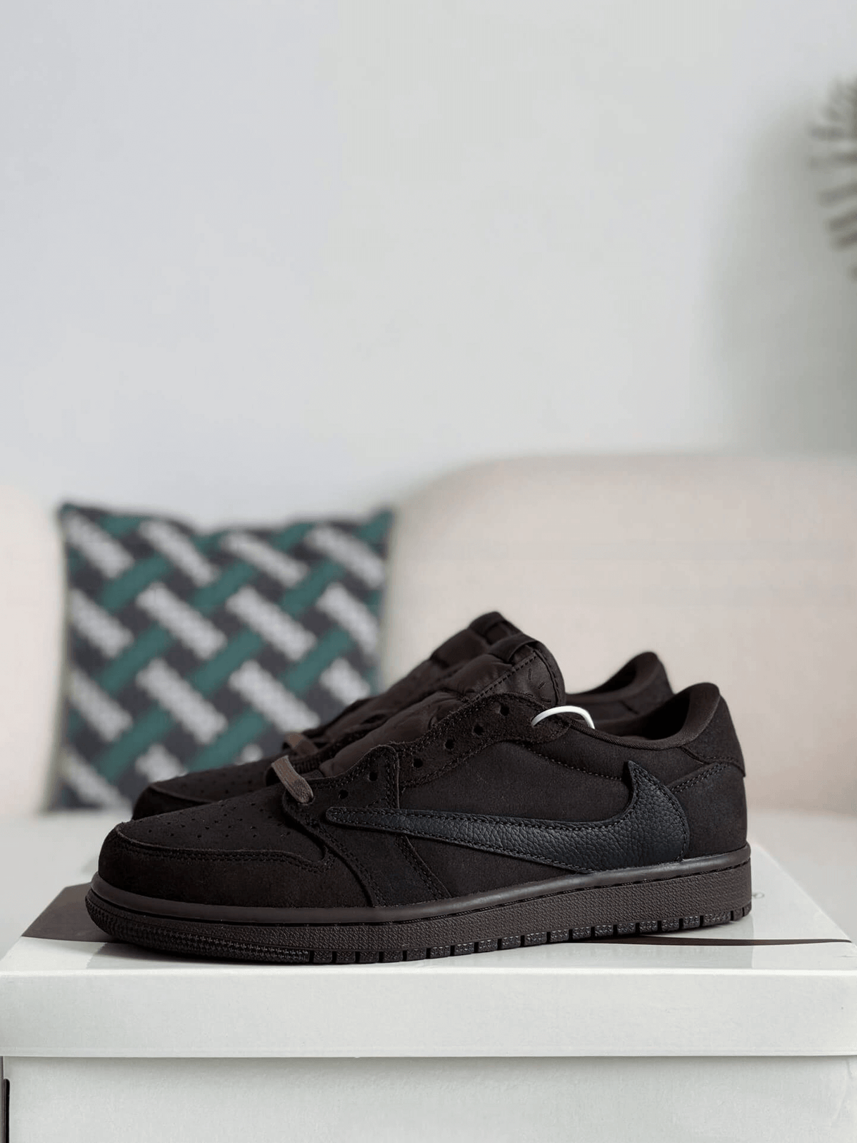 Air Jordan 1 Retro Low OG SP Travis Scott “Velvet Brown” - photo 1