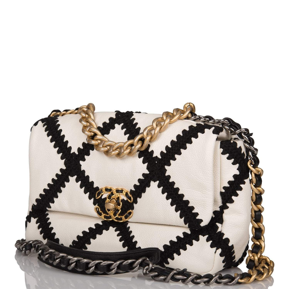 Chanel White and Black Crochet Quilted Calfskin Medium 19 Flap Bag Mixed Hardware - photo 5