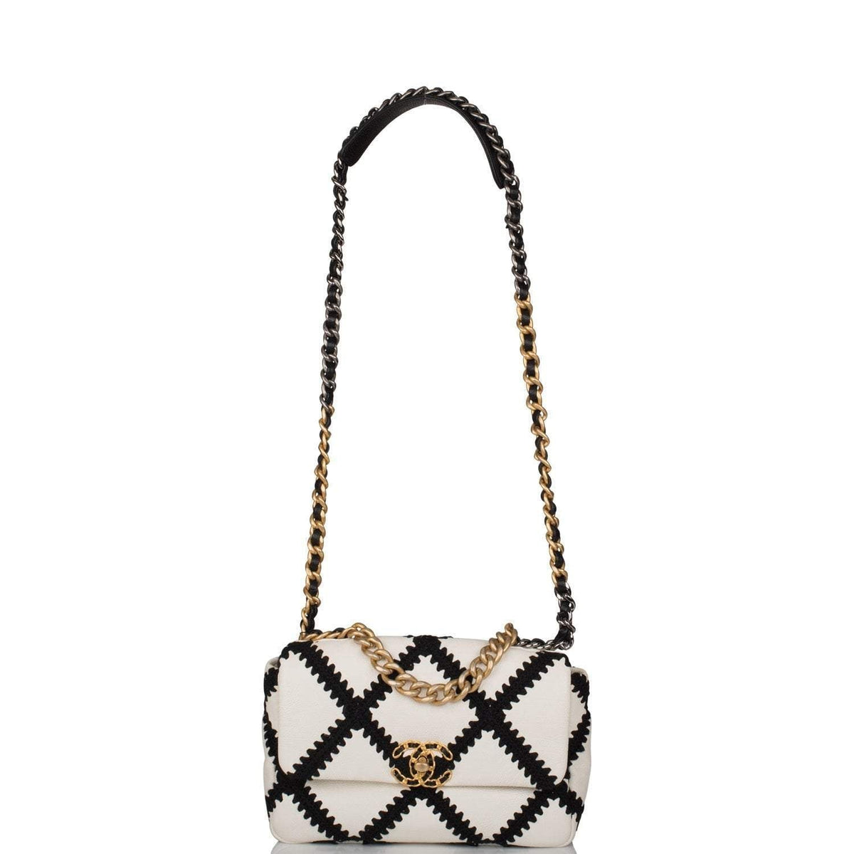 Chanel White and Black Crochet Quilted Calfskin Medium 19 Flap Bag Mixed Hardware - photo 7