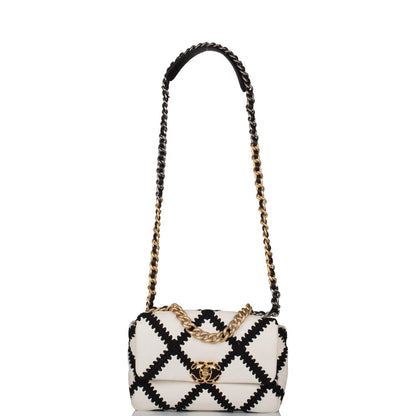 Chanel White and Black Crochet Quilted Calfskin Medium 19 Flap Bag Mixed Hardware - photo 7