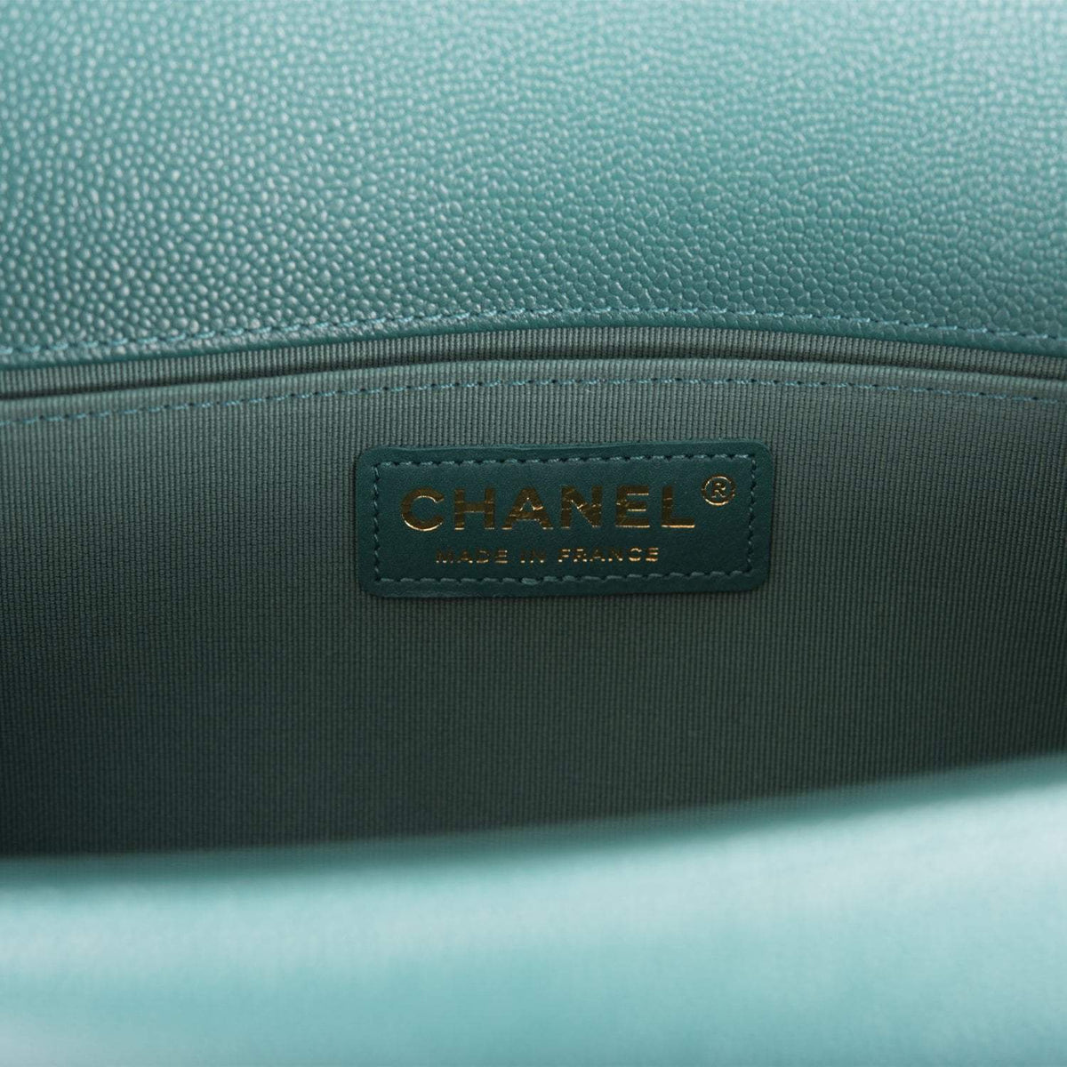 Chanel Green Quilted Caviar Medium Boy Bag Light Gold Hardware - photo 9