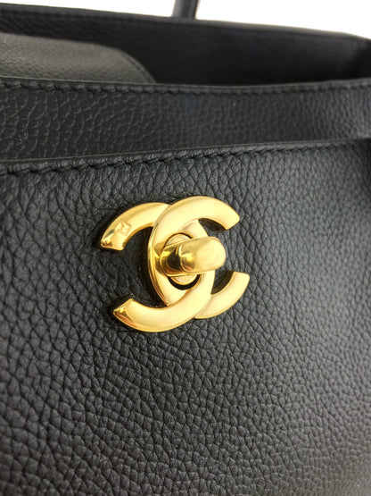 Chanel Caviar Leather Cerf Tote Bag - photo 9