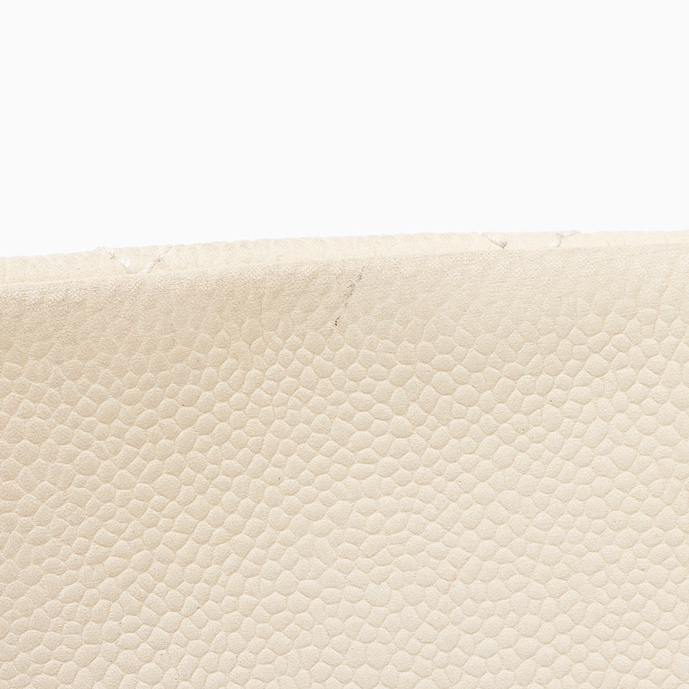 Chanel Caviar Leather Country Chic Messenger Bag - image 19