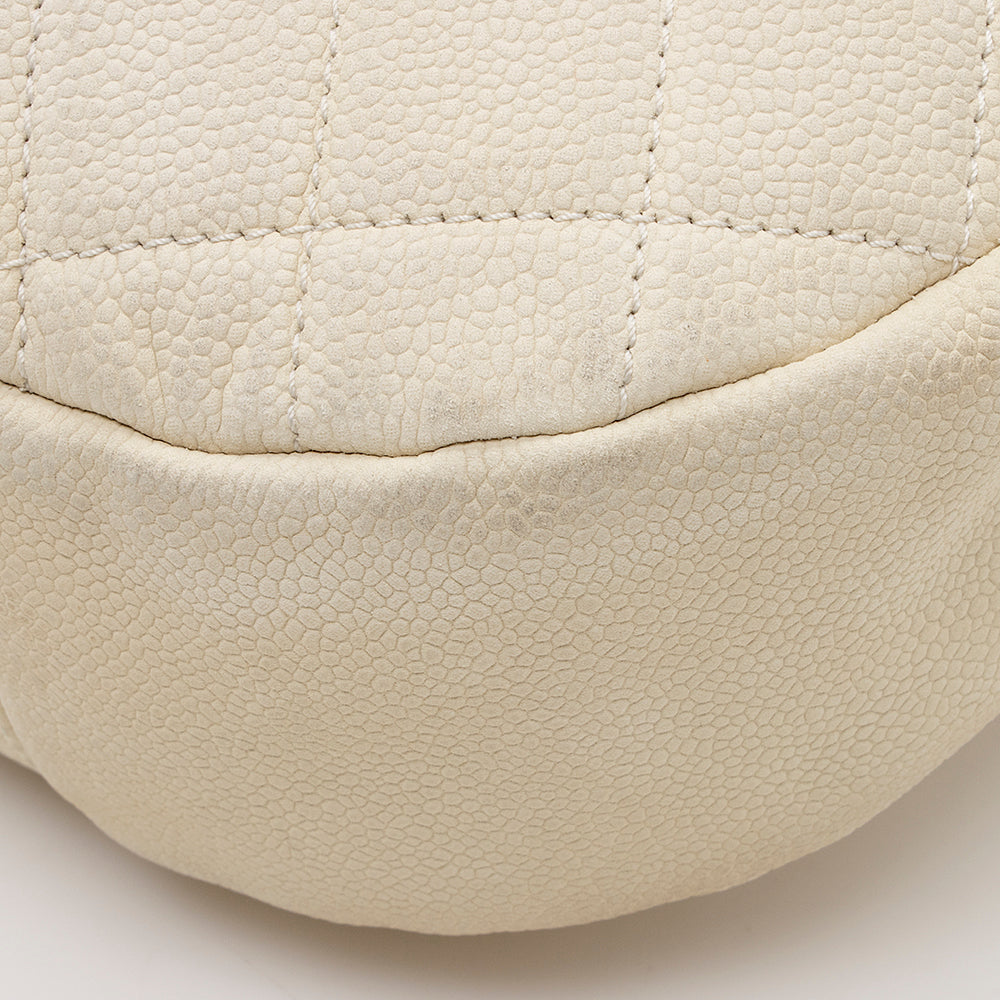 Chanel Caviar Leather Country Chic Messenger Bag - image 16