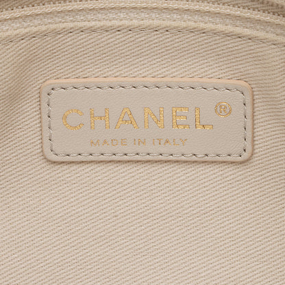 Chanel Caviar Leather Country Chic Messenger Bag - image 8