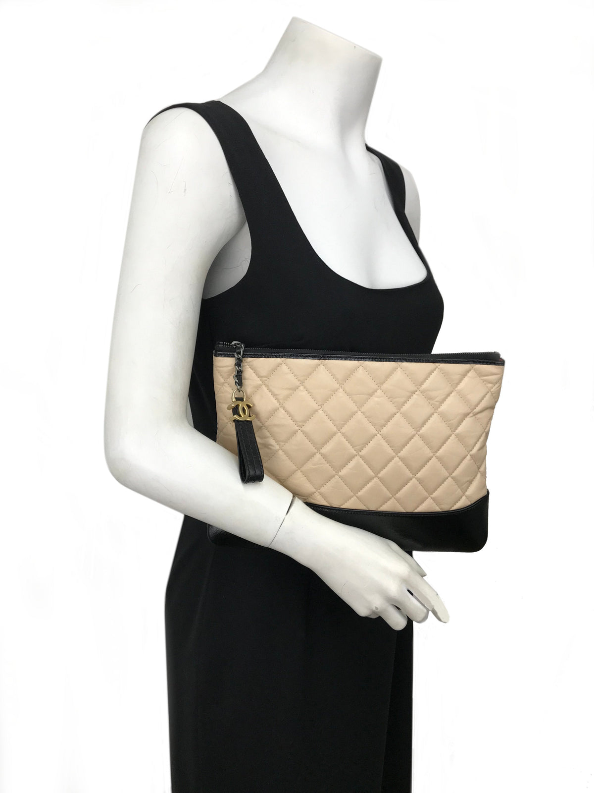 Chanel Gabrielle O Case Clutch Bag - photo 2