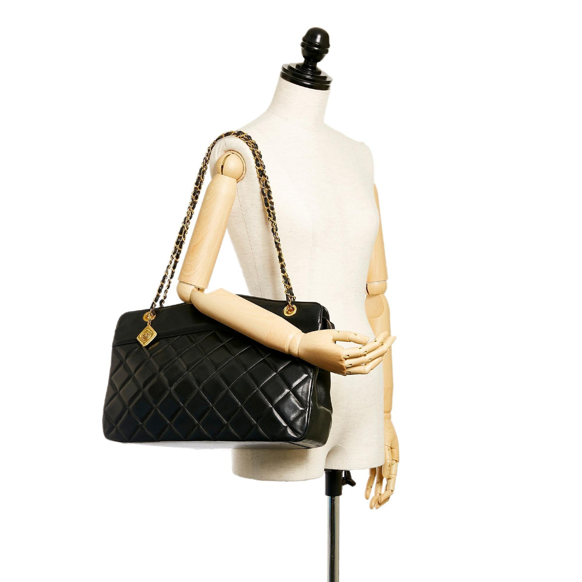 Chanel Matelasse Lambskin Leather Shoulder Bag - image 5
