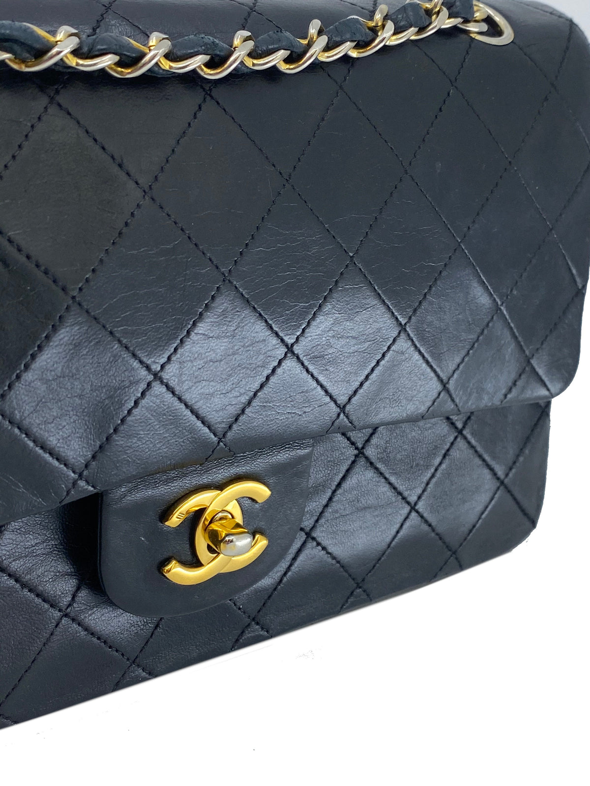 Chanel Vintage Quilted Lambskin Medium Classic Double Flap Bag - photo 3