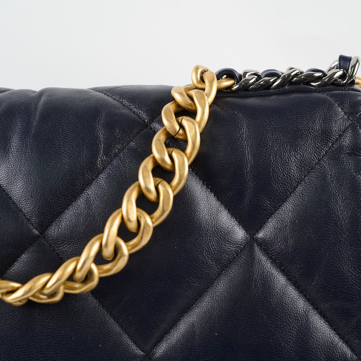 Chanel 19 Large Navy (30 Series) - photo 5