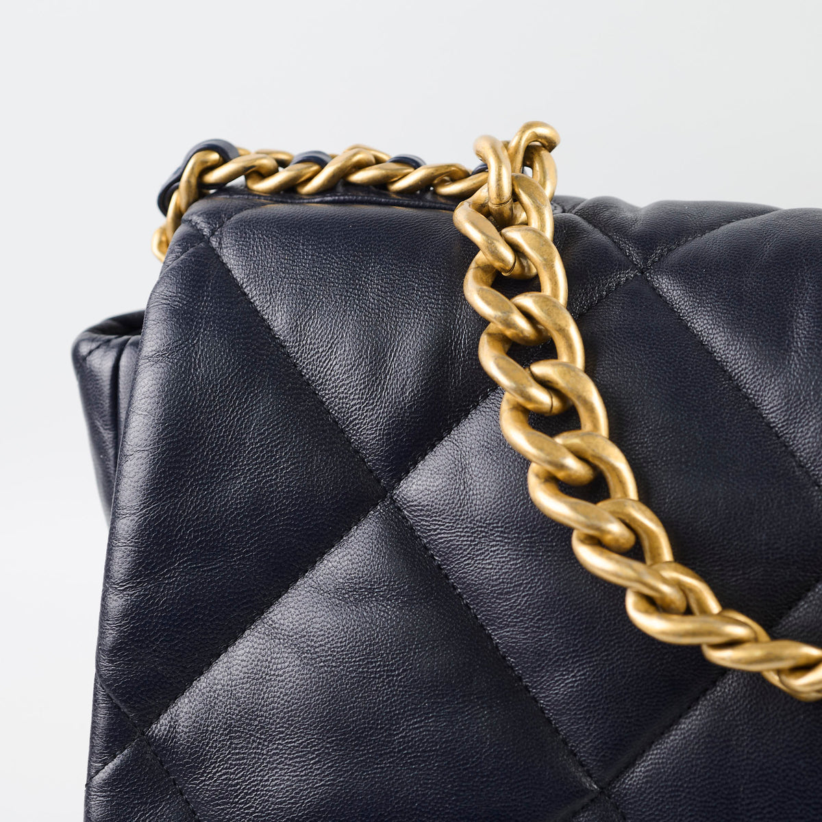 Chanel 19 Large Navy (30 Series) - photo 6