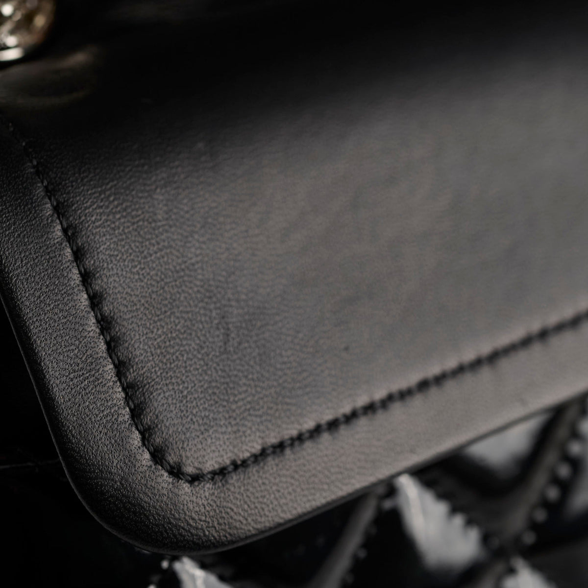 Chanel Reissue 226 Patent Black Silver Hardware - photo 7