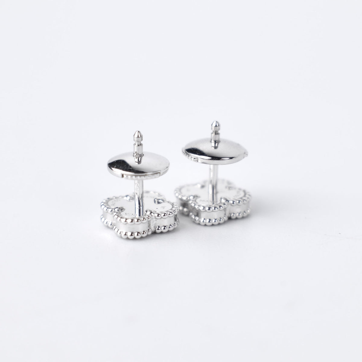 Van Cleef & Arpels Sweet Alhambra white mother of pearl Earstuds 2019 - photo 4