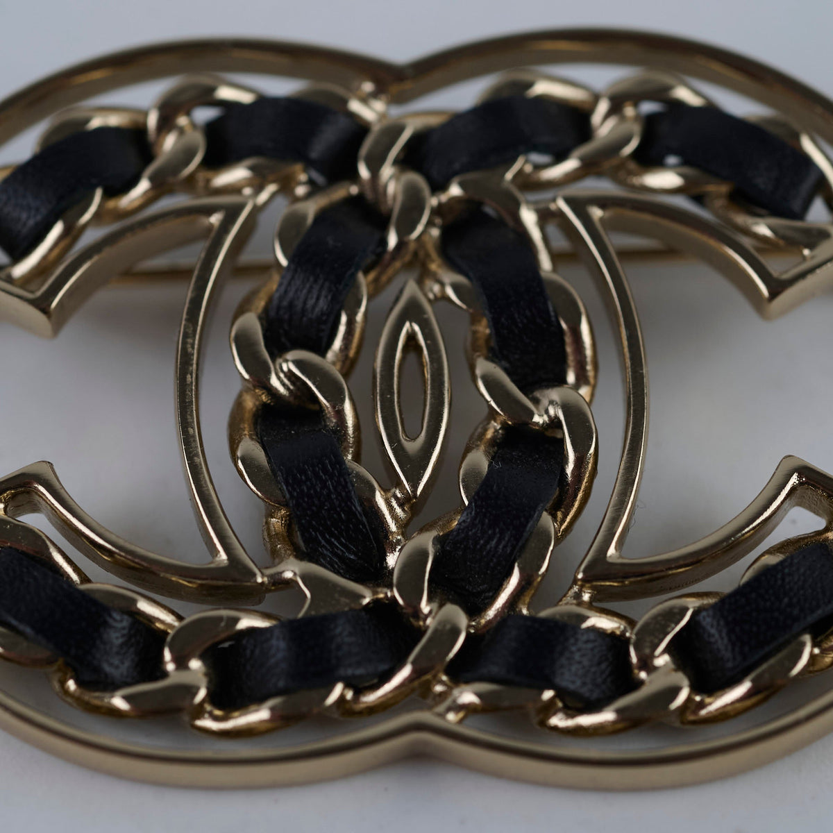 Chanel Black/Gold CC Logo Brooch Costume Jewellery - photo 5