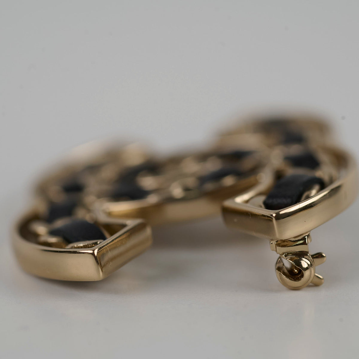 Chanel Black/Gold CC Logo Brooch Costume Jewellery - photo 4