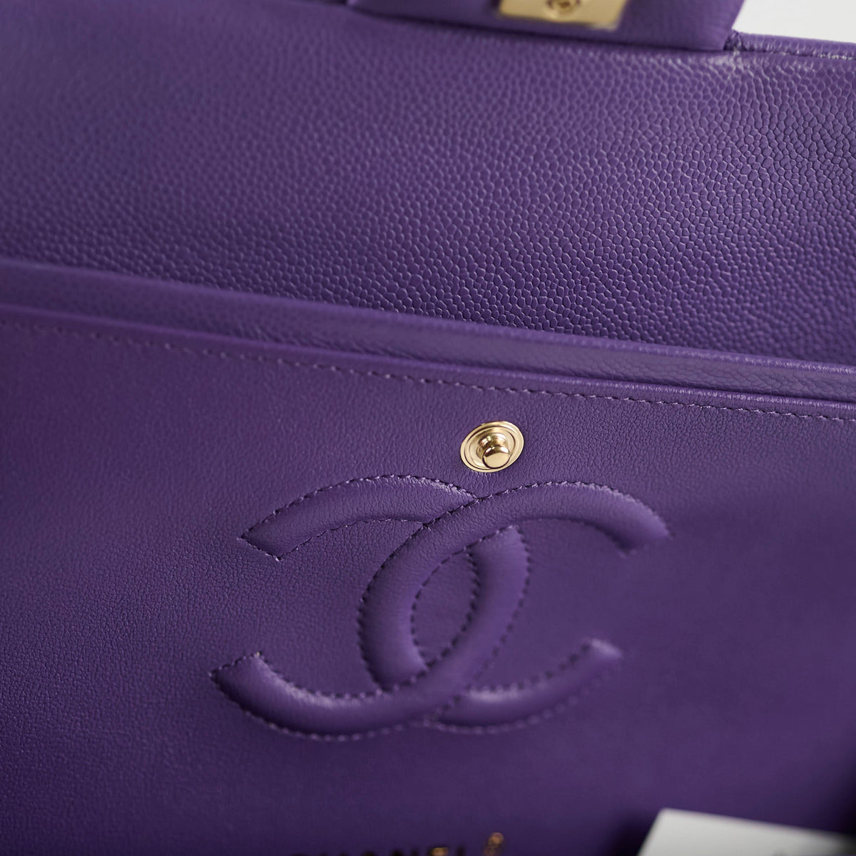 Chanel Medium Classic Flap Caviar Purple - photo 10