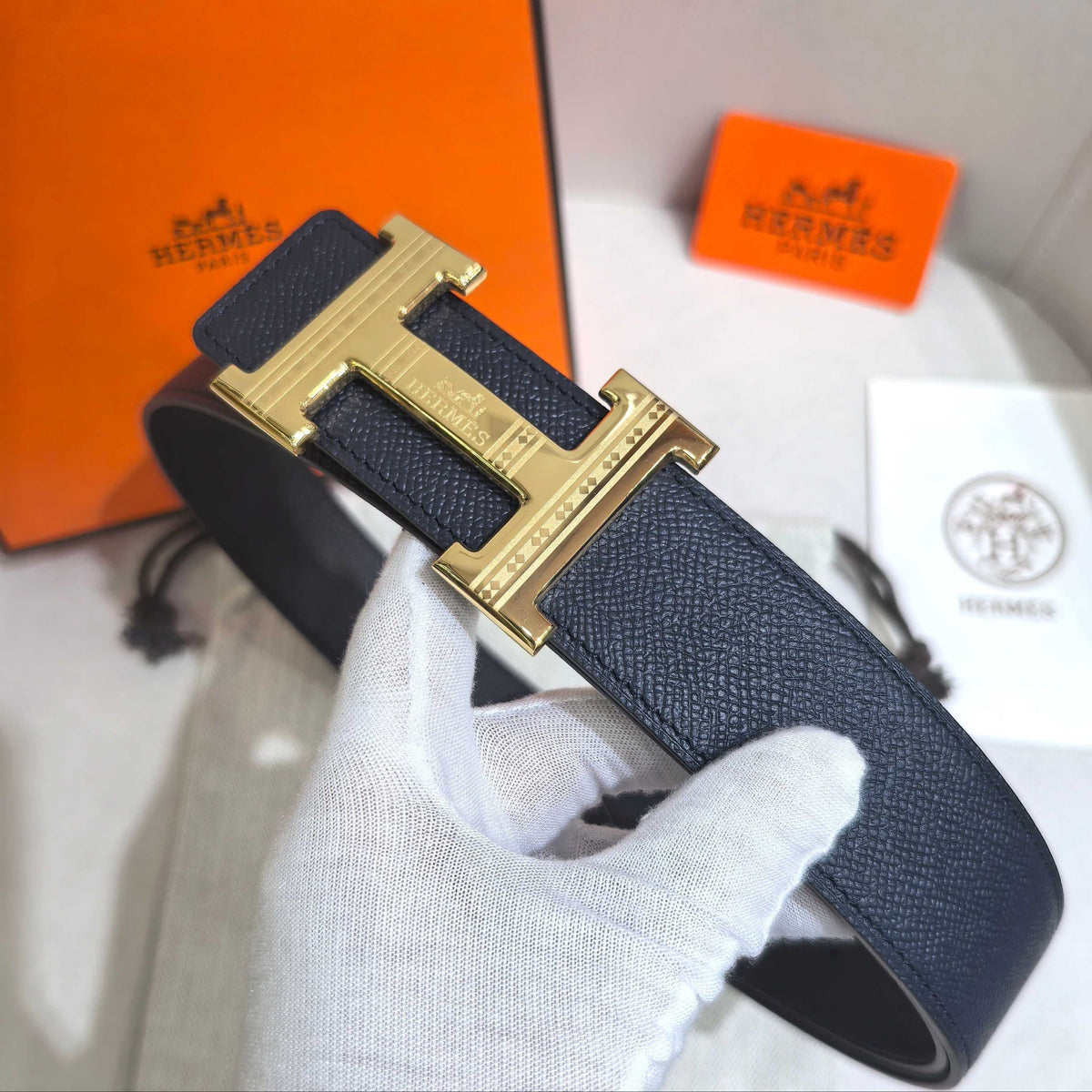 Hermès Black Reversible Leather Strap 32 mm Belt - Gold Guilloché H Buckle - photo 3