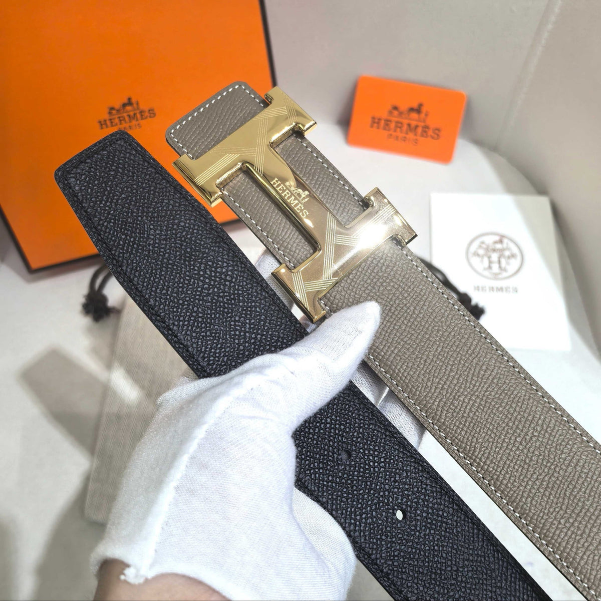Hermès Étoupe Reversible Leather Strap 32 mm Belt - Gold Guilloché H Buckle - photo 2