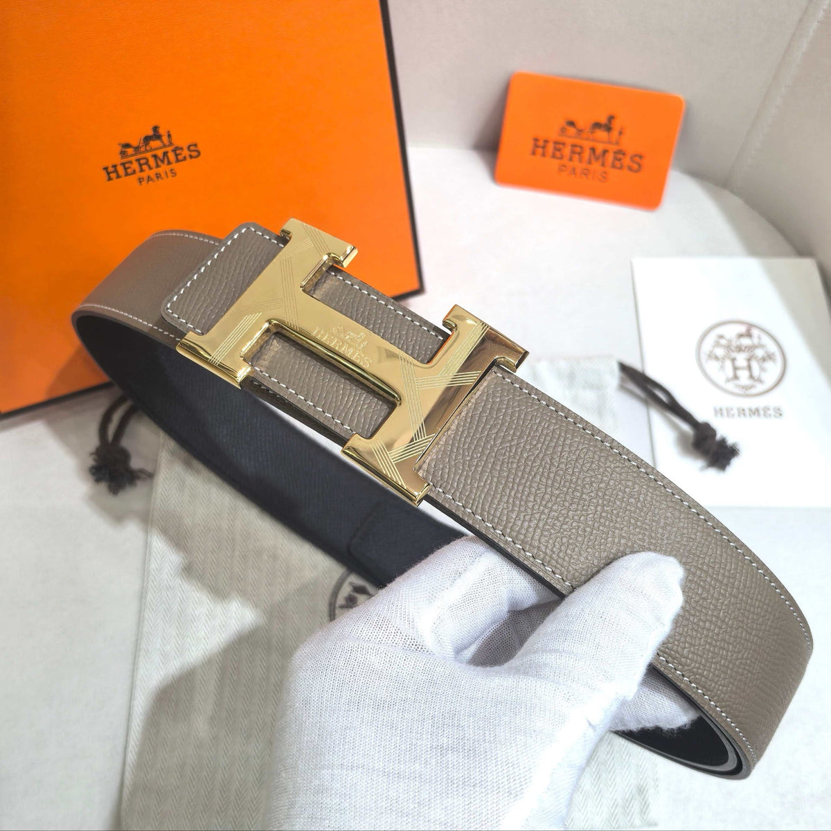 Hermès Étoupe Reversible Leather Strap 32 mm Belt - Gold Guilloché H Buckle - photo 3