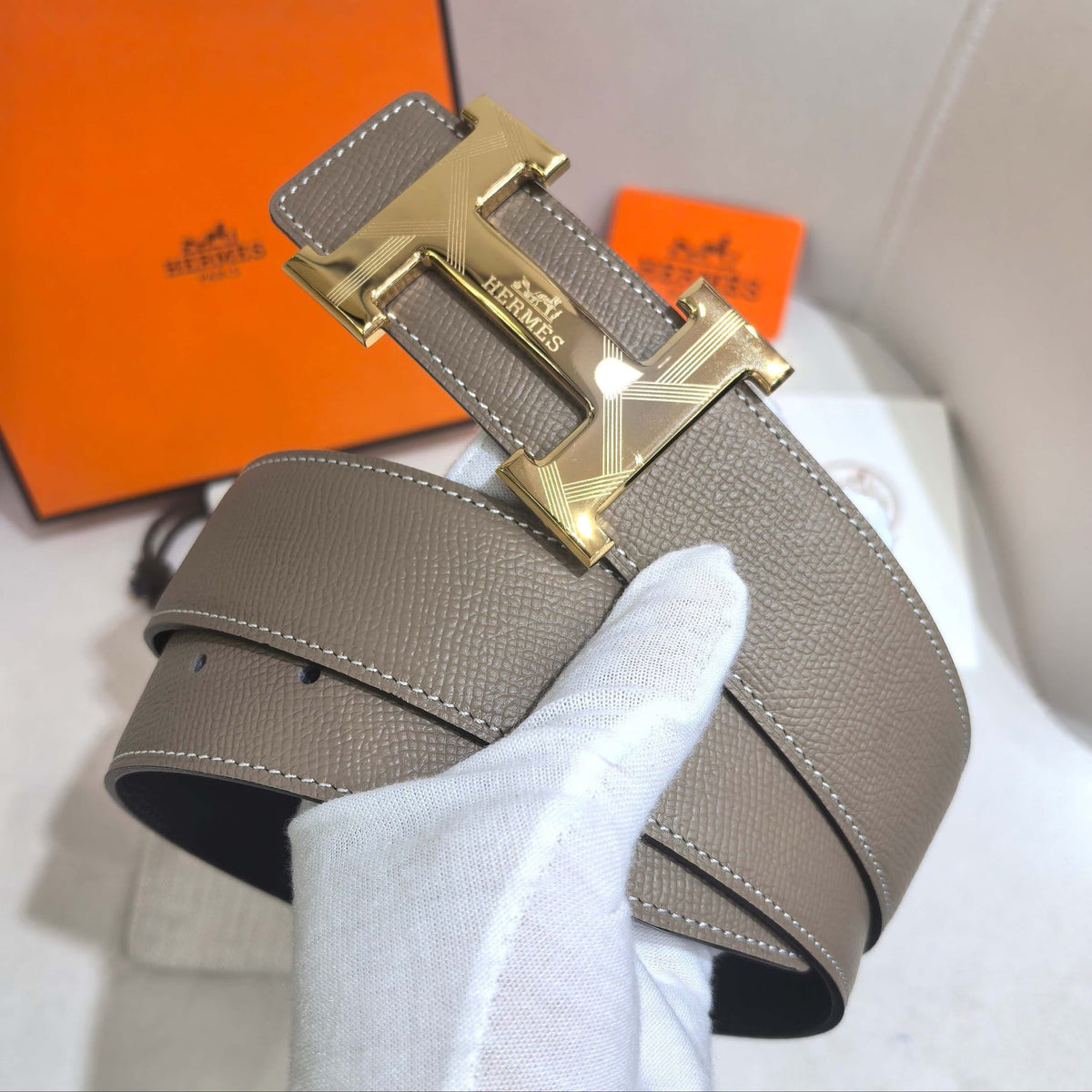 Hermès Étoupe Reversible Leather Strap 32 mm Belt - Gold Guilloché H Buckle - photo 5
