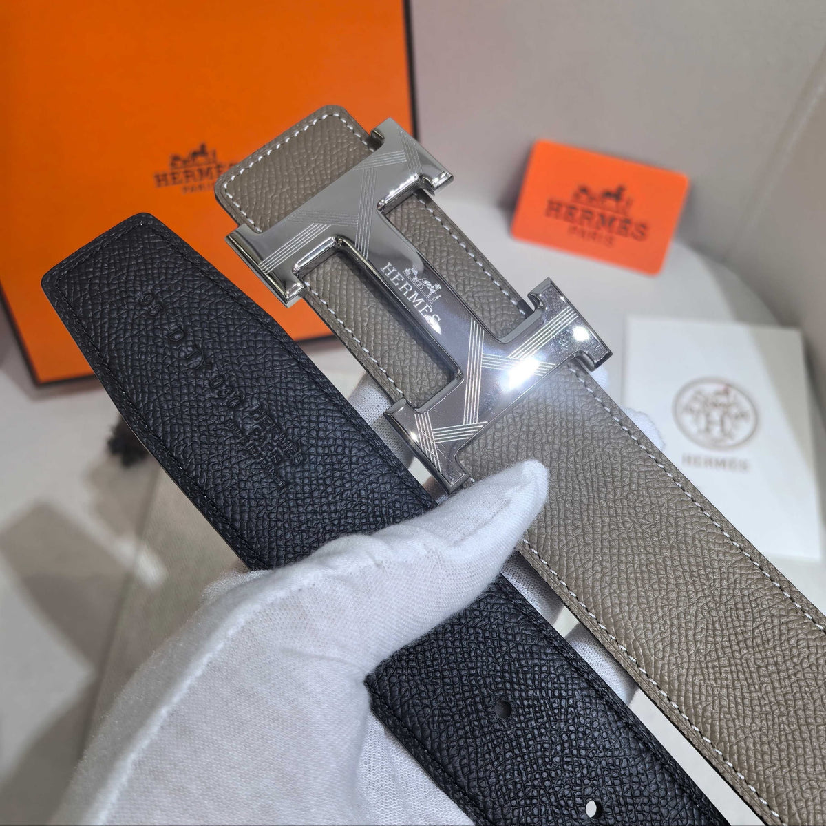 Hermès Étoupe Reversible Leather Strap 32 mm Belt - Silver Guilloché H Buckle - photo 3