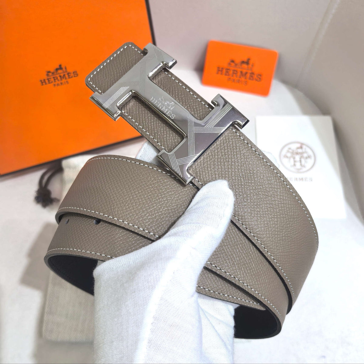Hermès Étoupe Reversible Leather Strap 32 mm Belt - Silver Guilloché H Buckle - photo 1