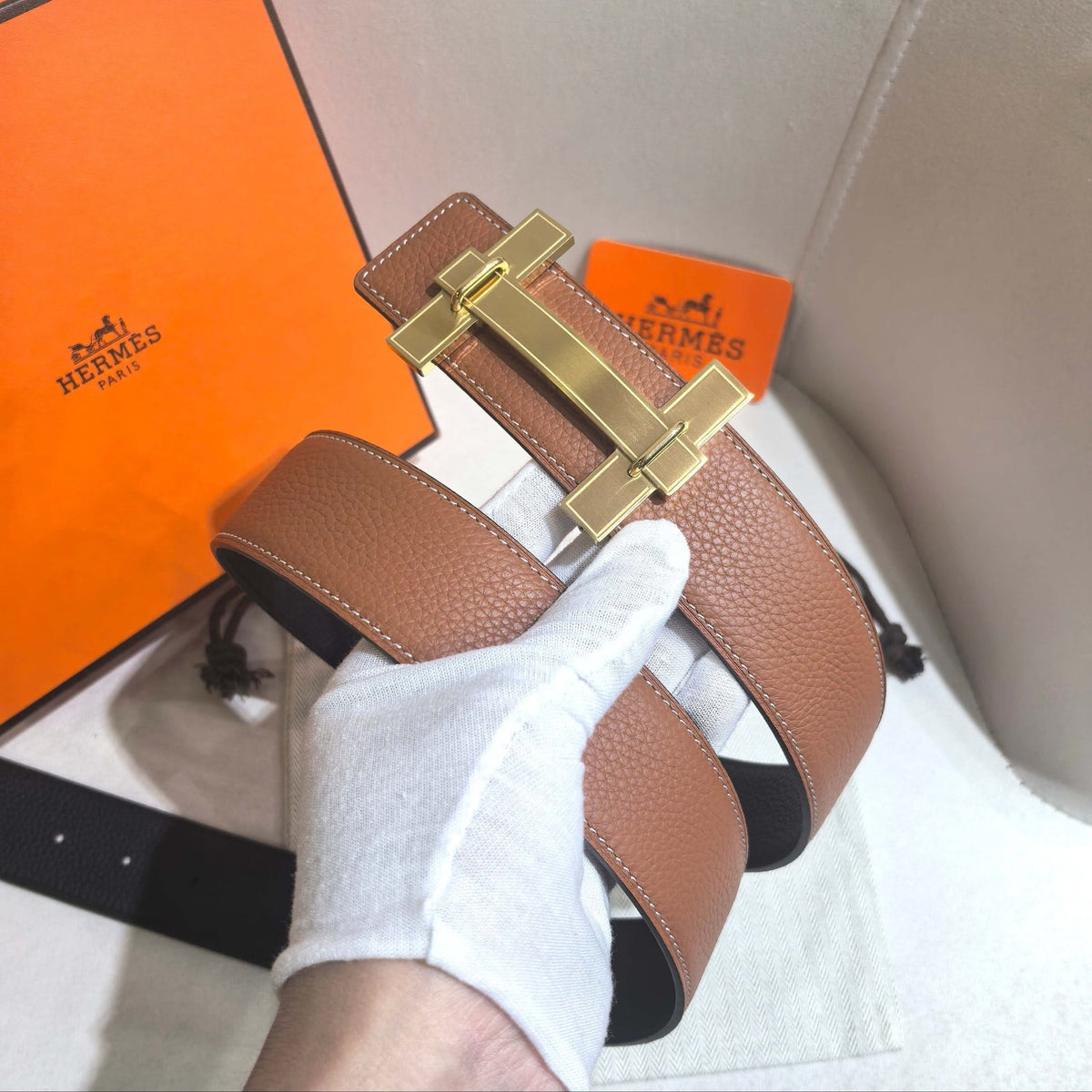 Hermès H au Carre Belt Buckle & Reversible Leather Strap 32 mm - Gold & Black - photo 5