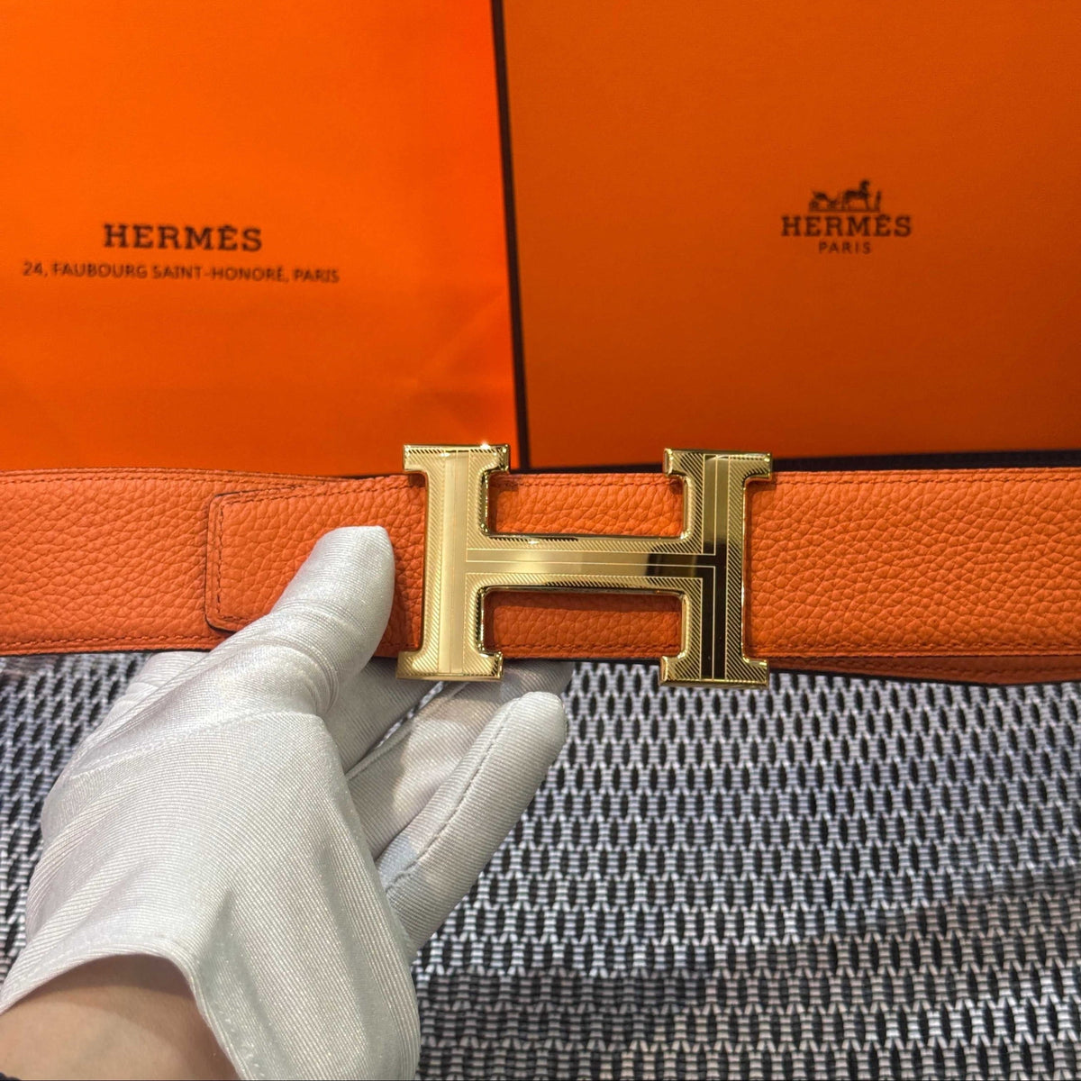 Hermès Leather Belt in Orange with H Buckle 32mm - Gold Guilloché Hardware - photo 1