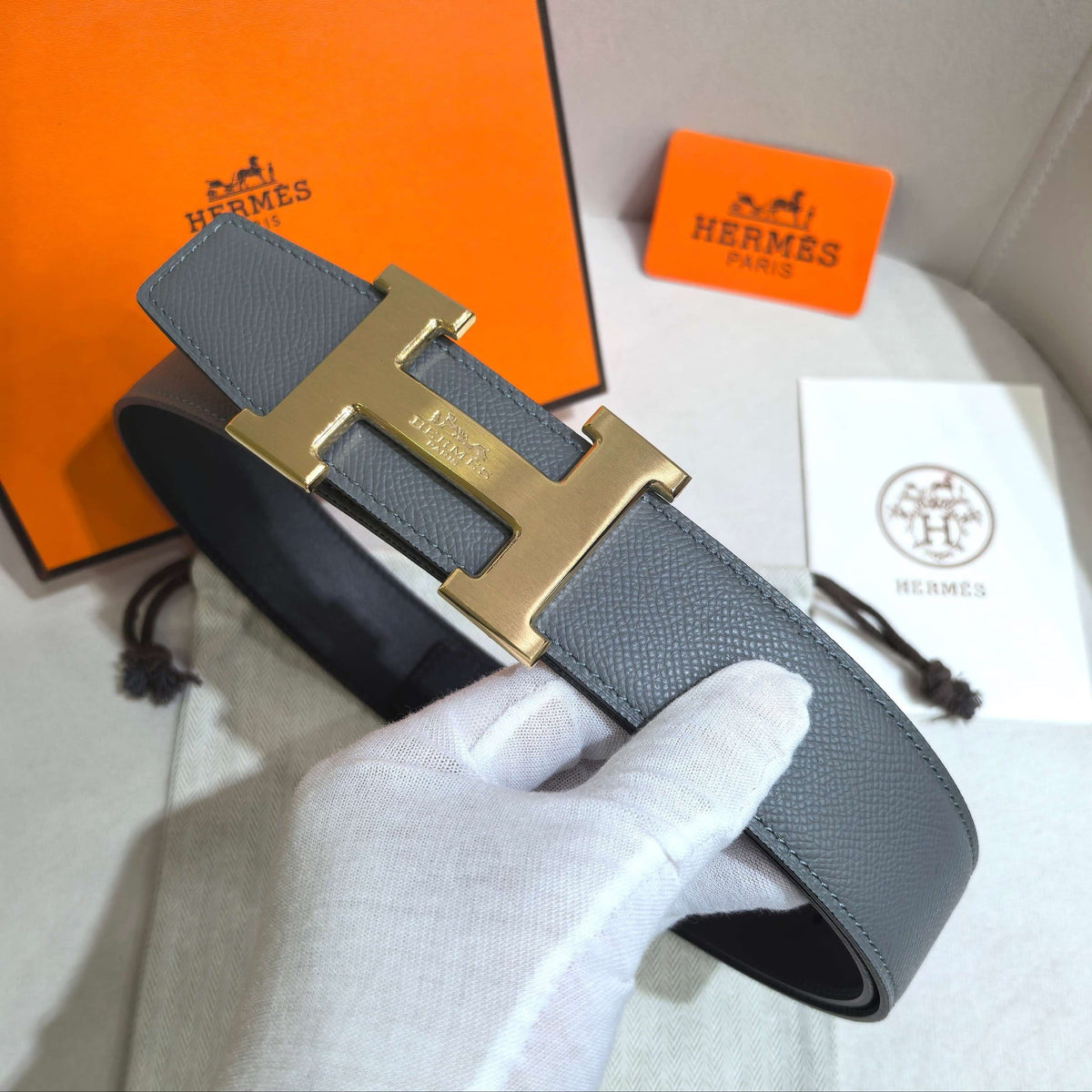 Hermès Leather Belt in Taupe Gray with H Gold Buckle 32mm - Reversible - photo 3