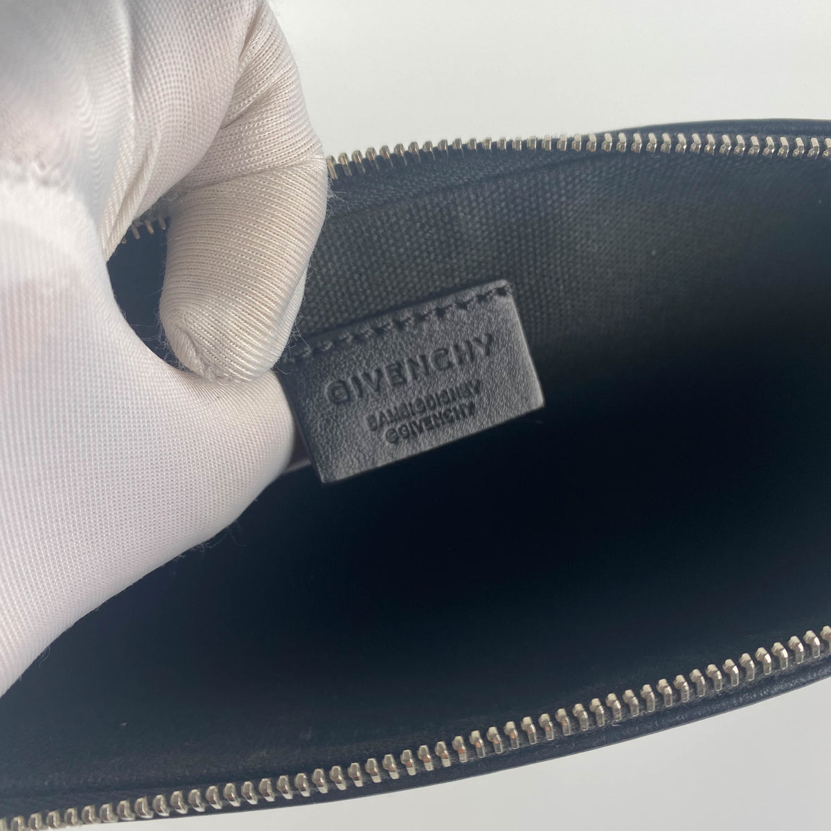Givenchy Bambi Pouch Black - photo 7