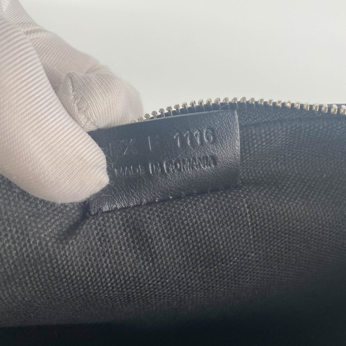 Givenchy Bambi Pouch Black - photo 8