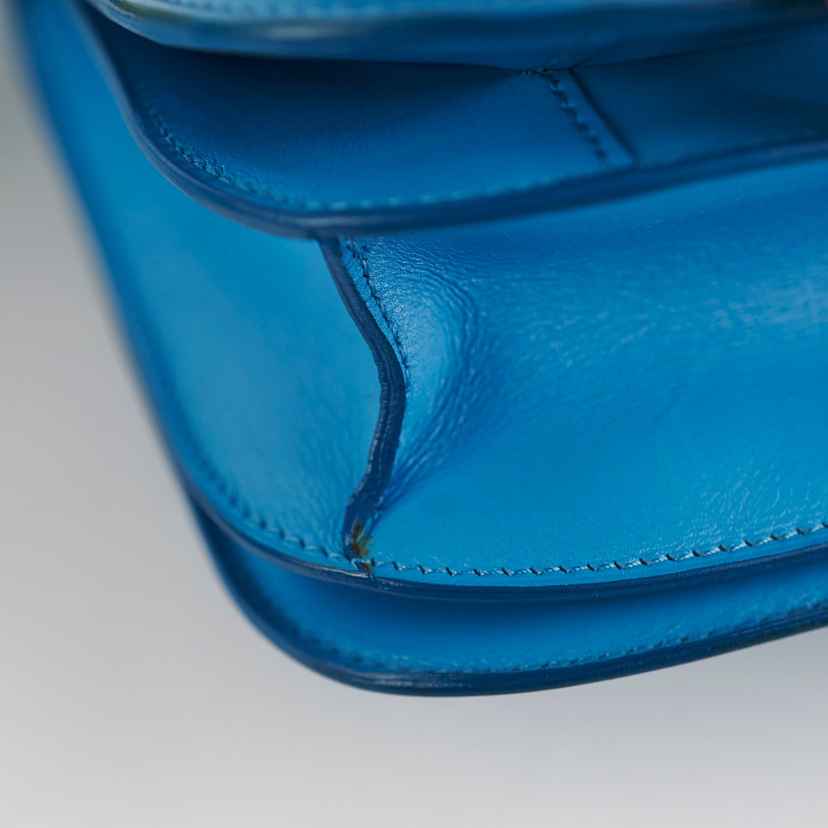 Celine Medium Aqua Blue Box Crossbody Bag - photo 9