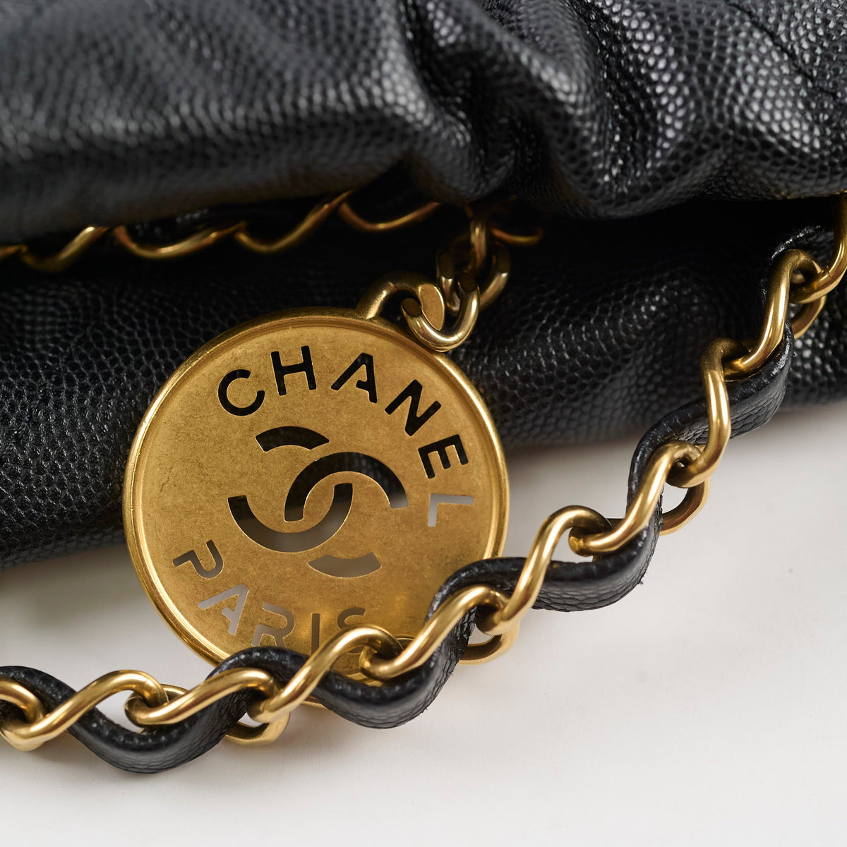 Chanel Caviar Medium 22 Black Microchipped 2024 - photo 12