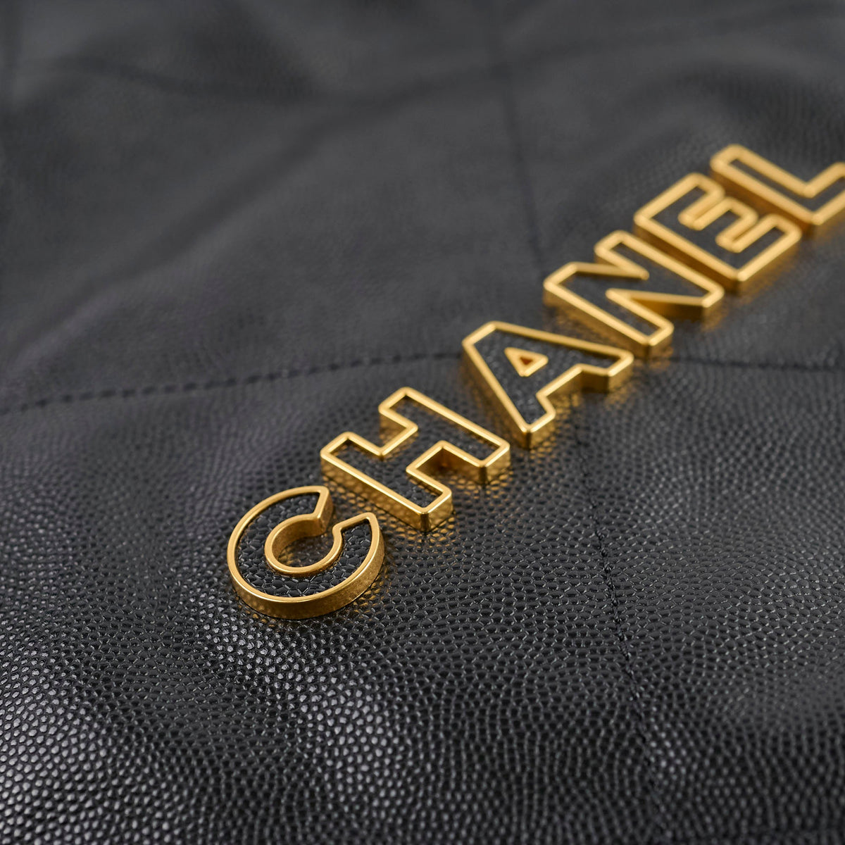 Chanel Caviar Medium 22 Black Microchipped 2024 - photo 17