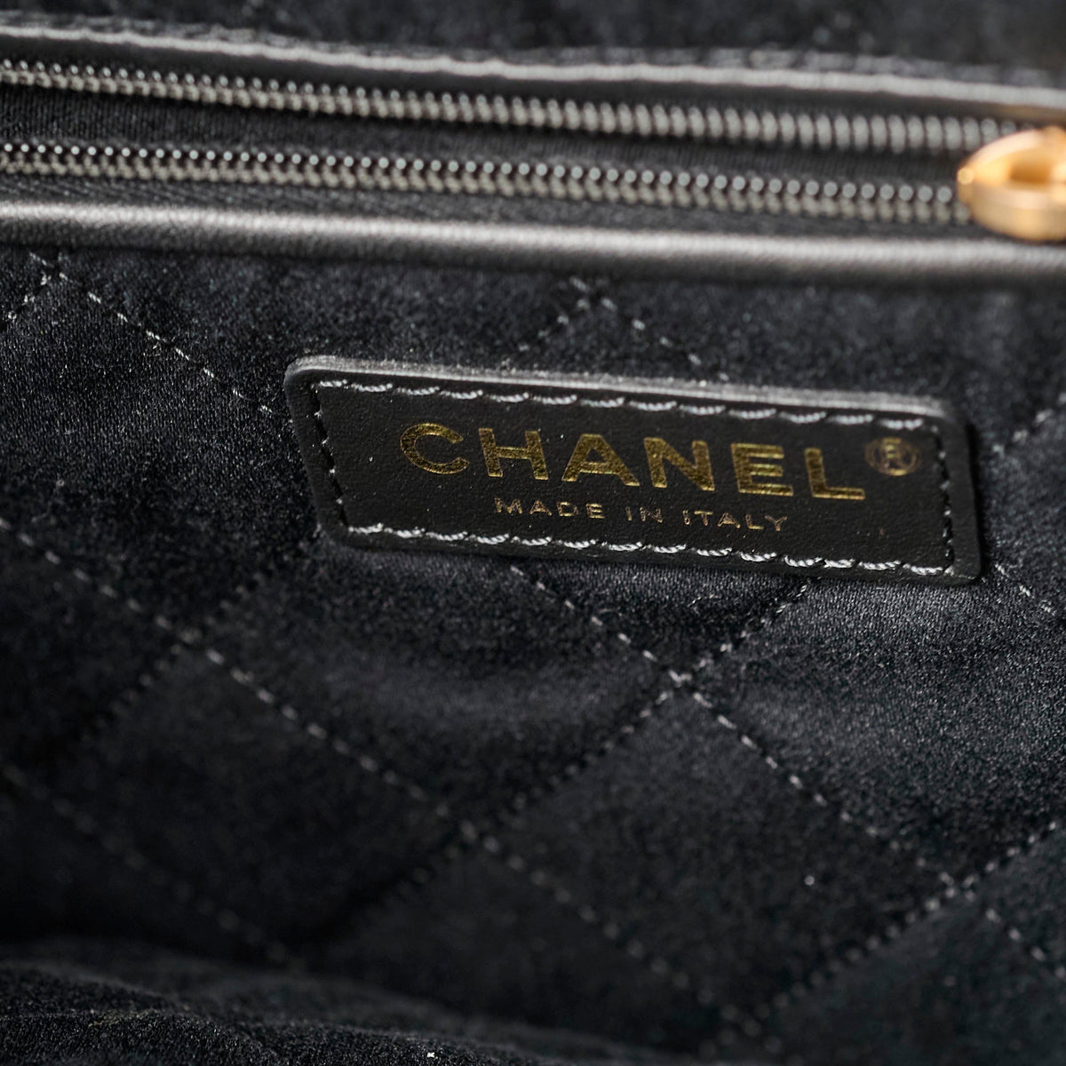 Chanel Caviar Medium 22 Black Microchipped 2024 - photo 9