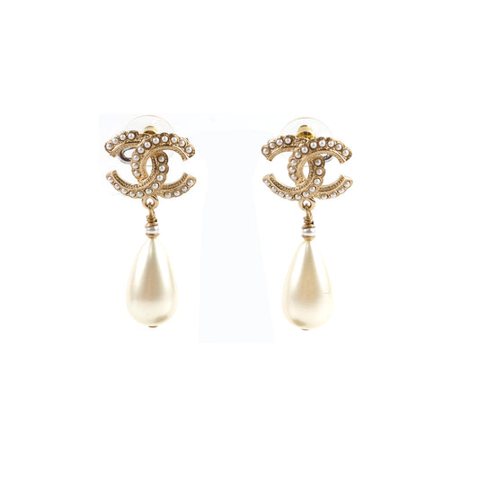 Chanel pearl CC Tear Drop Earrings - photo 1