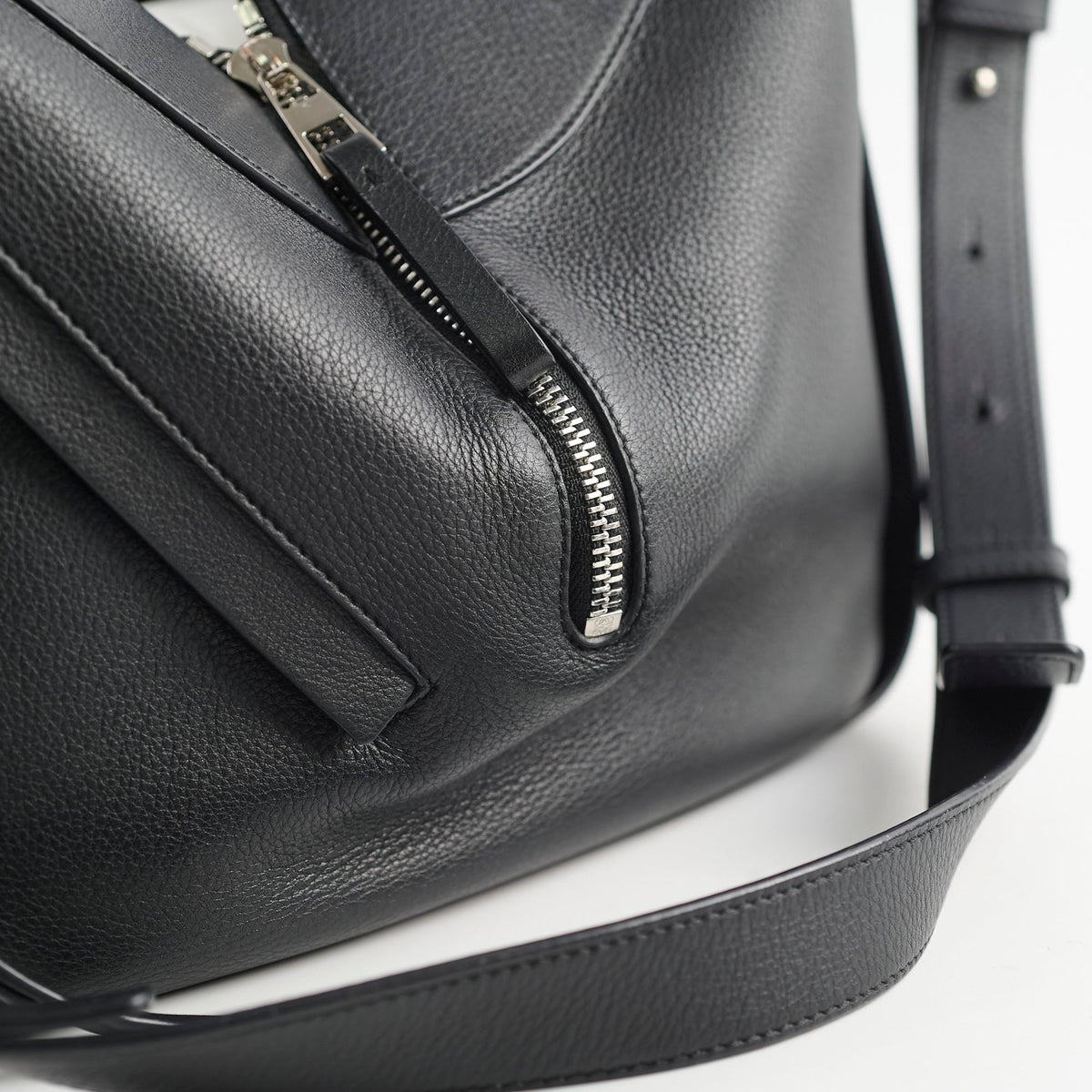 Loewe Hammock Small Black - photo 12