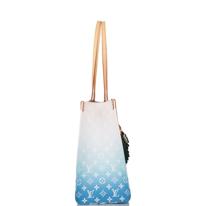 Louis Vuitton OnTheGo GM Blue - image 3